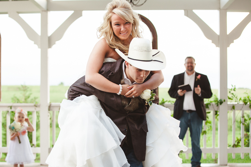 wedding photographer country rustic style willow creek wedding venue cowboy texas photography