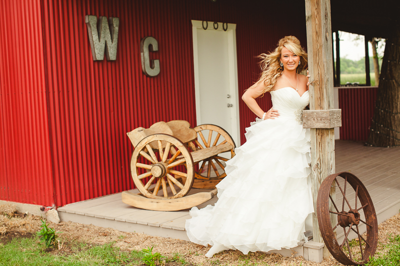 wedding photographer country rustic style willow creek wedding venue cowboy texas photography