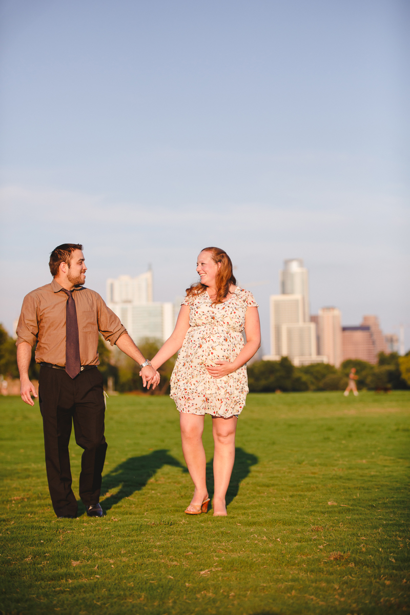 maternity photographer Austin texas lamar pedestrian bridge