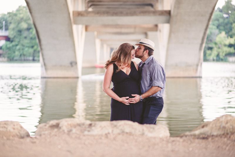 maternity photographer Austin texas lamar pedestrian bridge