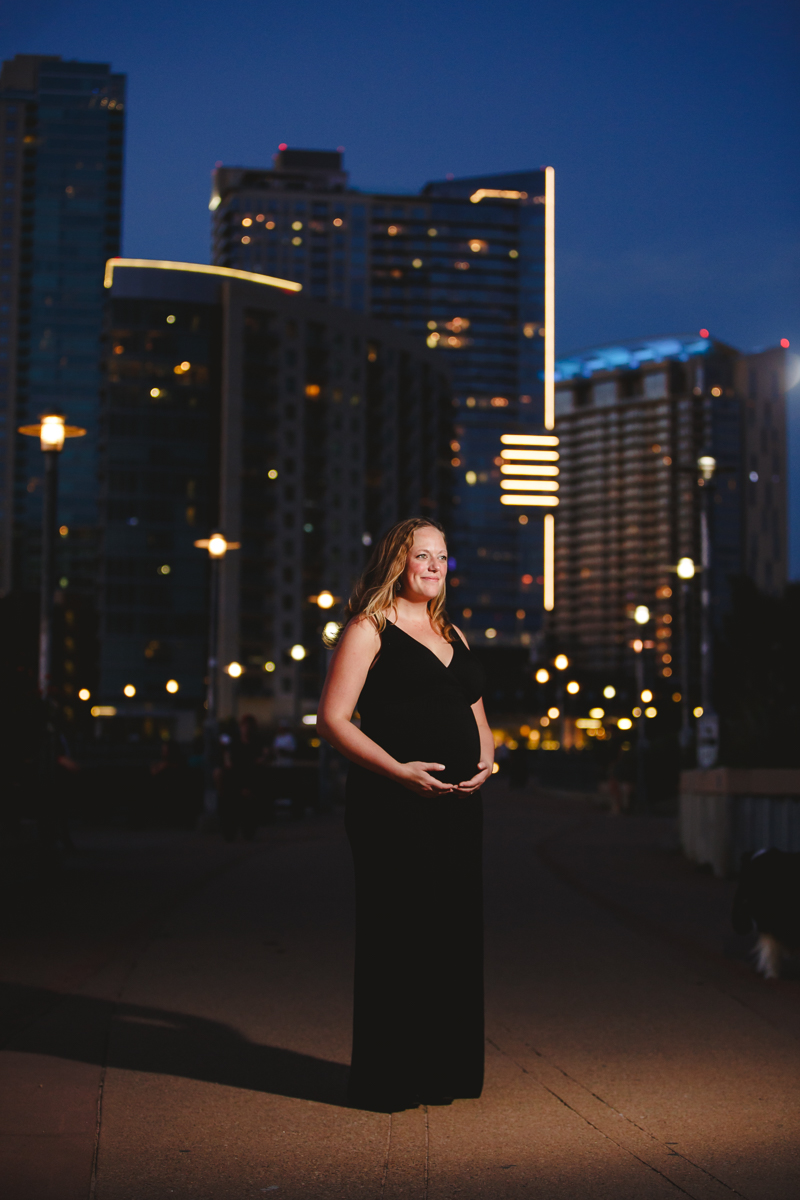 maternity photographer Austin texas lamar pedestrian bridge
